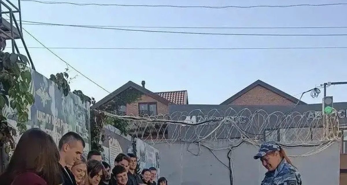 Студенты ДГТУ увидели, как работают служебные собаки в центре кинологической службы