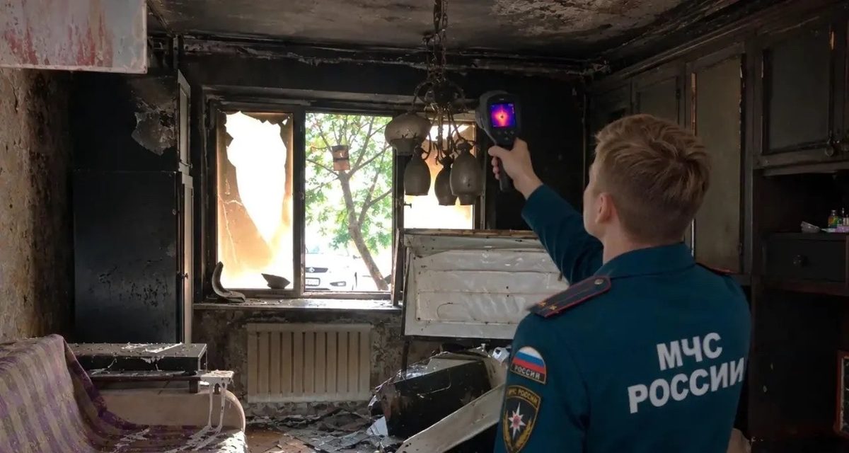 Ростовчанин получил сильные ожоги, пытаясь вынести загоревшийся аккумулятор электробайка